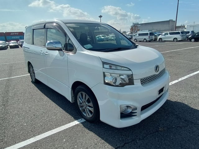 2011 Toyota Voxy