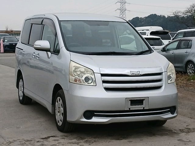2009 Toyota Noah