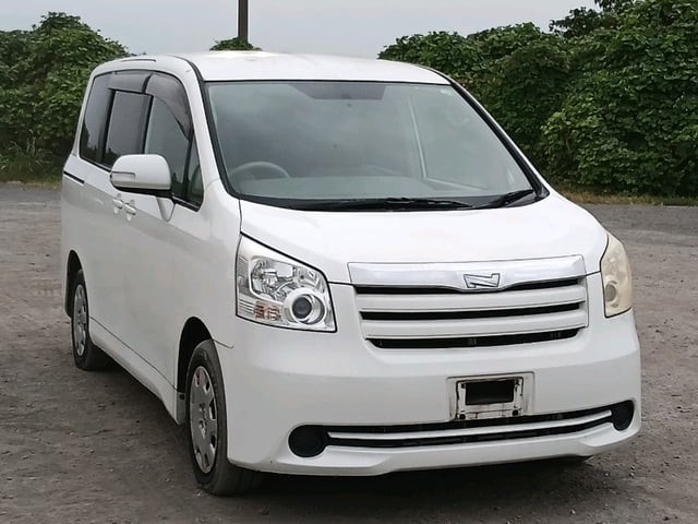 2009 Toyota Noah
