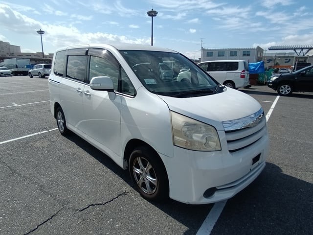 2009 Toyota Noah