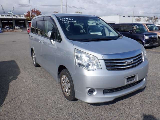 2013 Toyota Noah