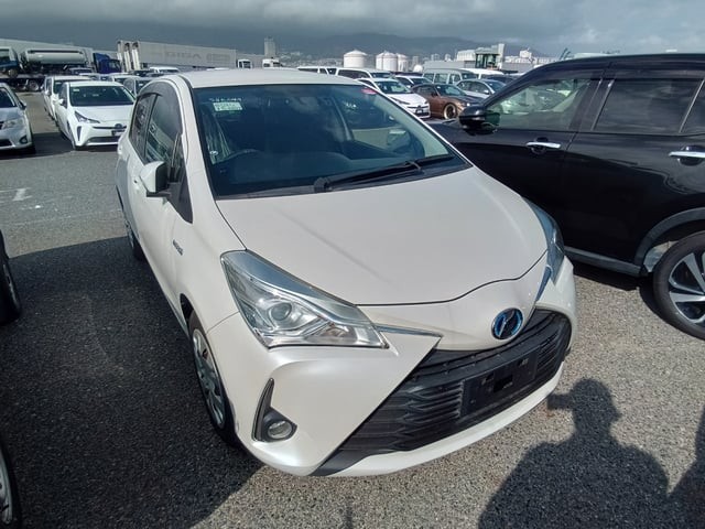 2017 Toyota Vitz HV