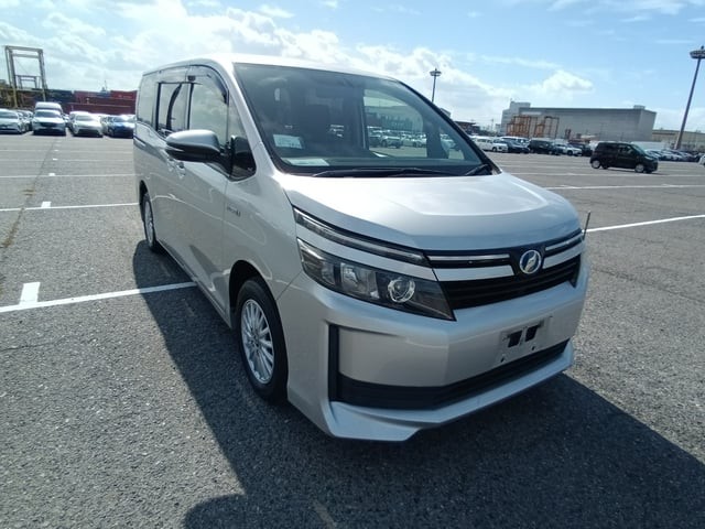 2015 Toyota Voxy HV