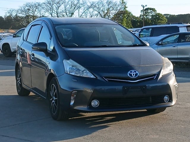 2013 Toyota Prius Alpha