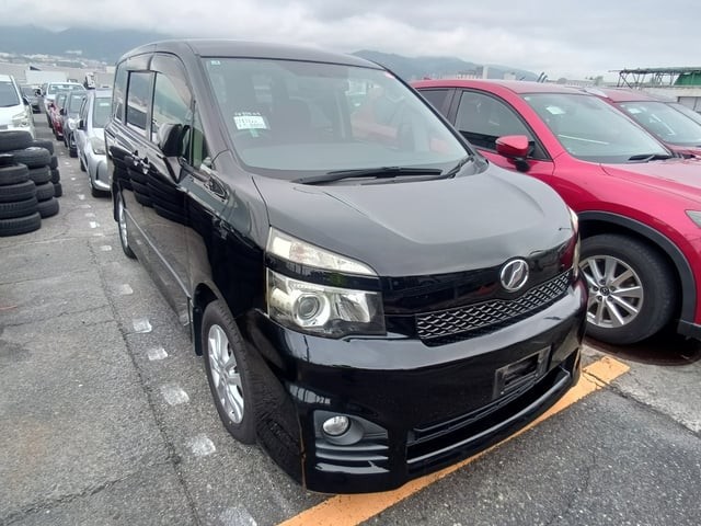 2013 Toyota Voxy