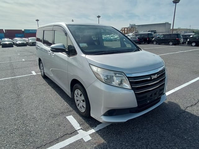 2014 Toyota Noah