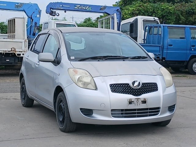 2005 Toyota Vitz
