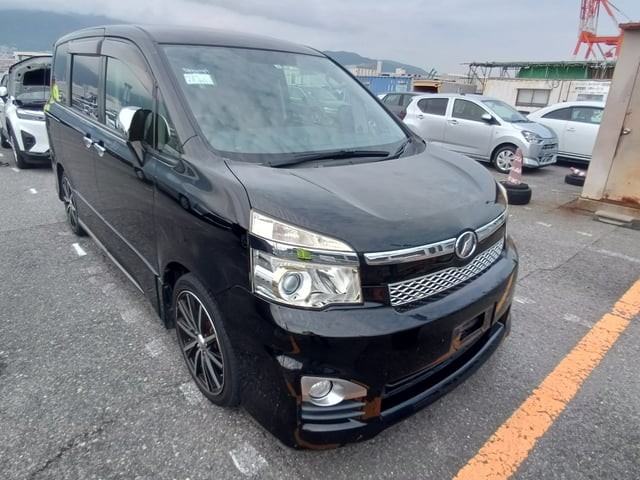 2013 Toyota Voxy