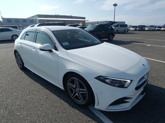 Mercedes-Benz A180