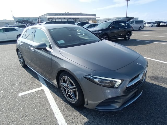 Mercedes-Benz A180