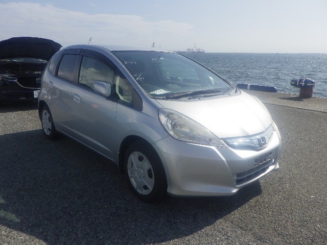 2011 Honda FIT HV