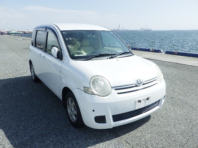 2007 Toyota Sienta