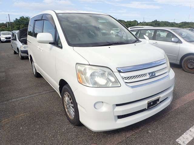 2007 Toyota Noah