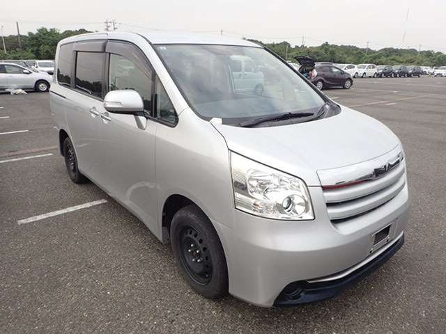 2009 Toyota Noah