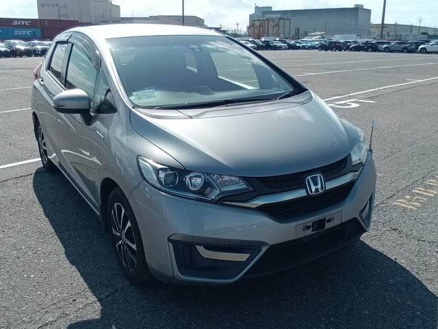 2013 Honda FIT HV