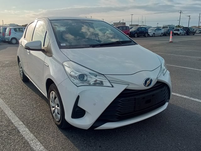 2019 Toyota Vitz HV