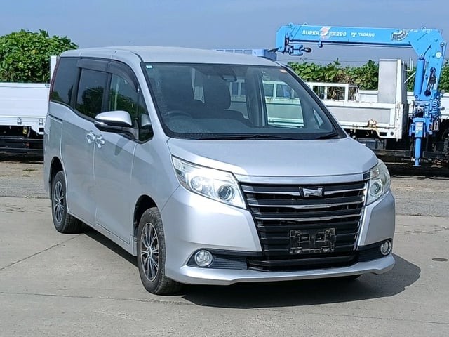 2016 Toyota Noah