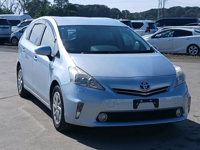 2012 Toyota Prius Alpha