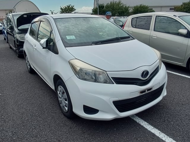2013 Toyota Vitz