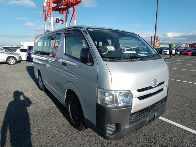 2016 Toyota Hiace V