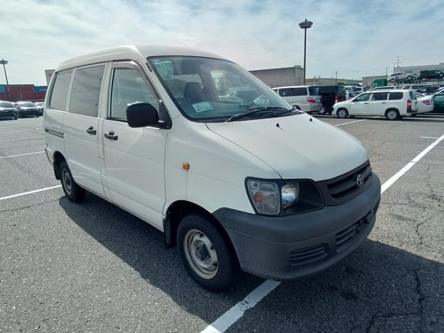 2004 Toyota Townace V