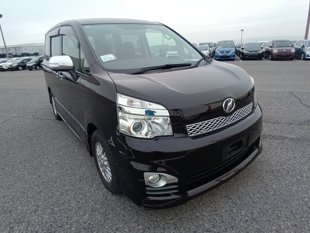 2013 Toyota Voxy