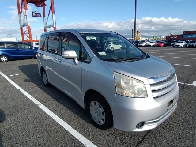 2009 Toyota Noah