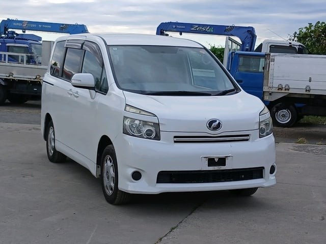2008 Toyota Voxy
