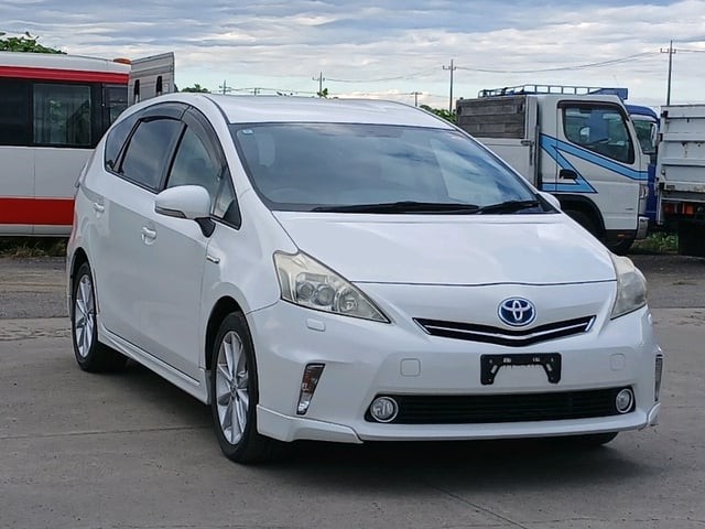 2012 Toyota Prius Alpha