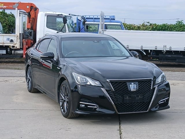 2017 Toyota Crown HV