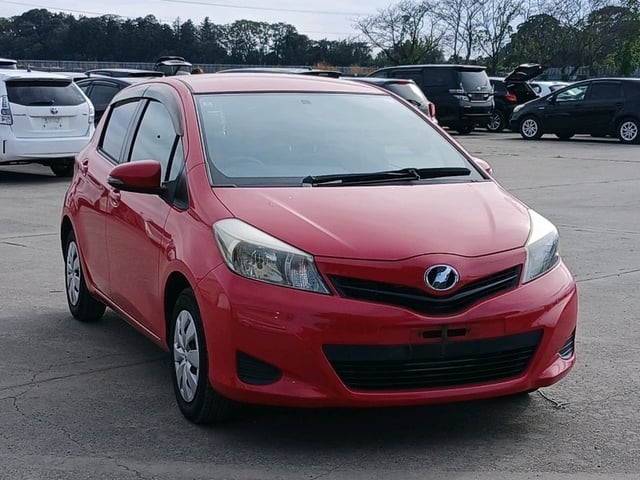 2013 Toyota Vitz