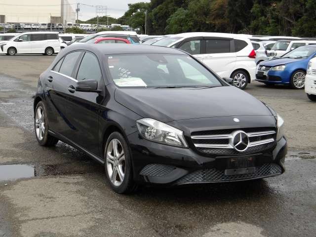 Mercedes-Benz A180