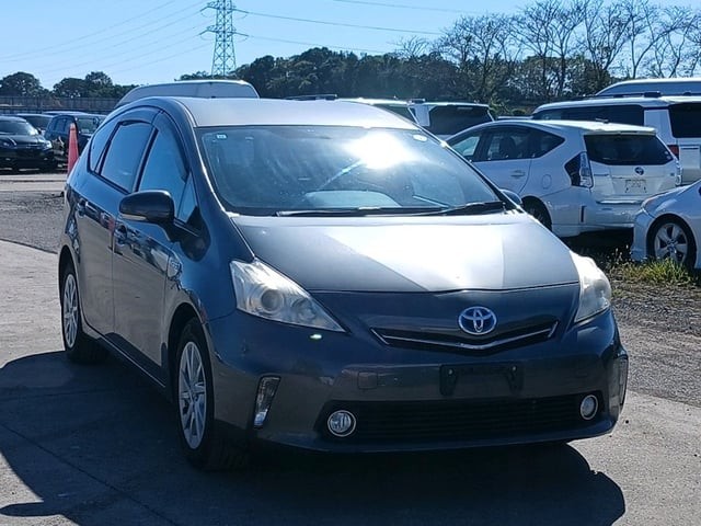 2011 Toyota Prius Alpha