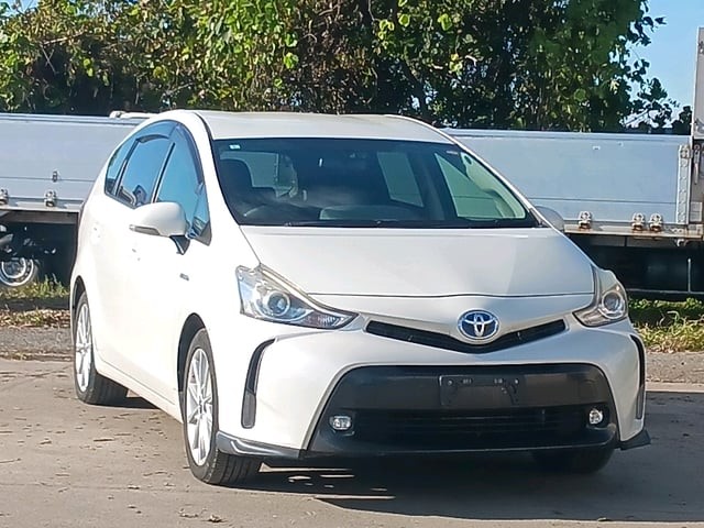 2015 Toyota Prius Alpha
