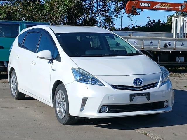 2011 Toyota Prius Alpha