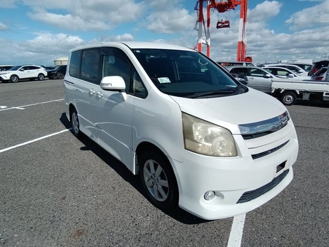 2008 Toyota Noah