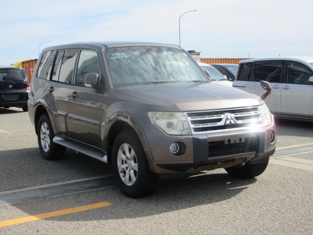 2010 Mitsubishi Pajero