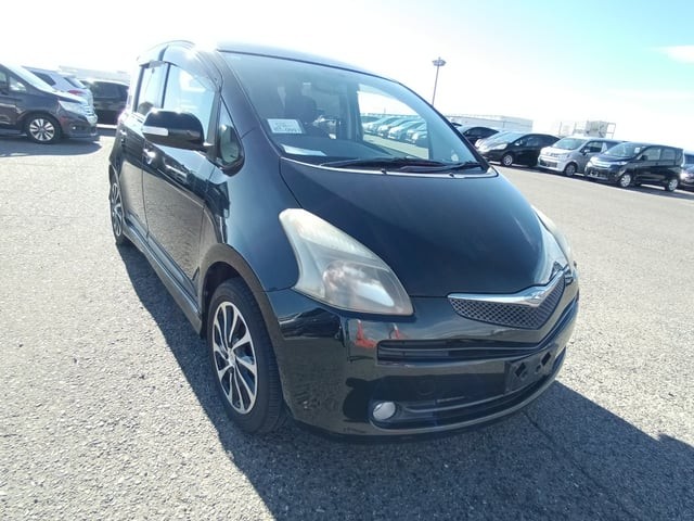 2005 Toyota Ractis