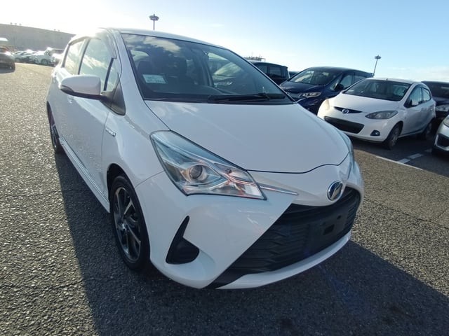 2018 Toyota Vitz HV