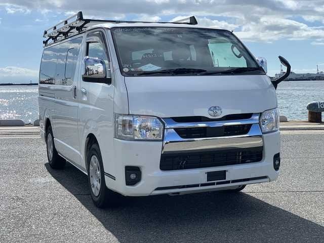 2022 Toyota Hiace V