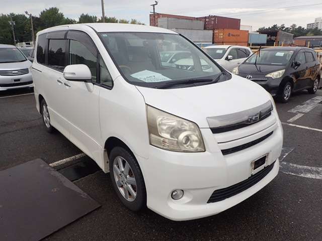2010 Toyota Noah