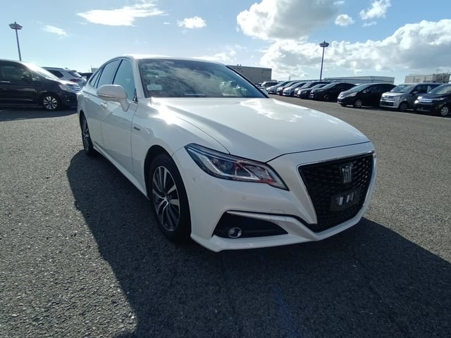 2020 Toyota Crown HV