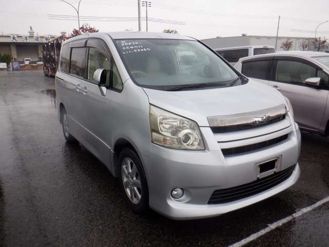 2009 Toyota Noah