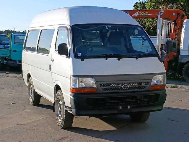 2003 Toyota Hiace V