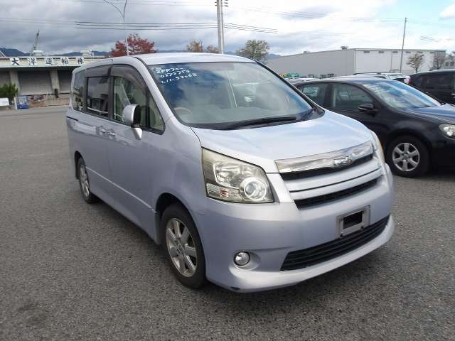 2009 Toyota Noah