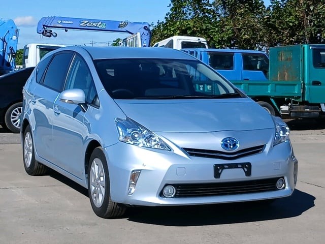 2011 Toyota Prius Alpha