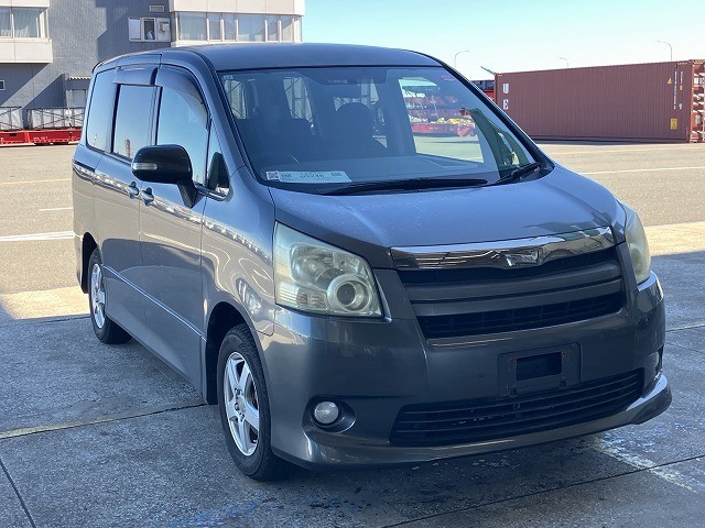 2007 Toyota Noah