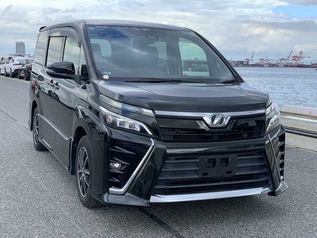 2017 Toyota Voxy