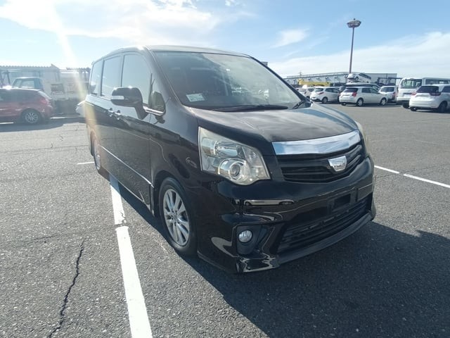 2013 Toyota Noah