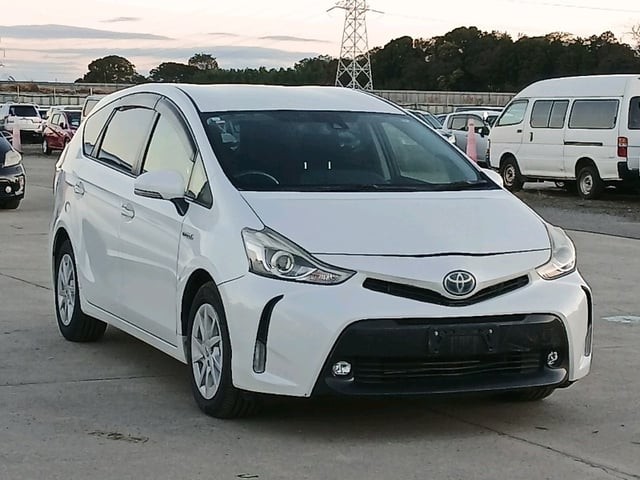 2015 Toyota Prius Alpha